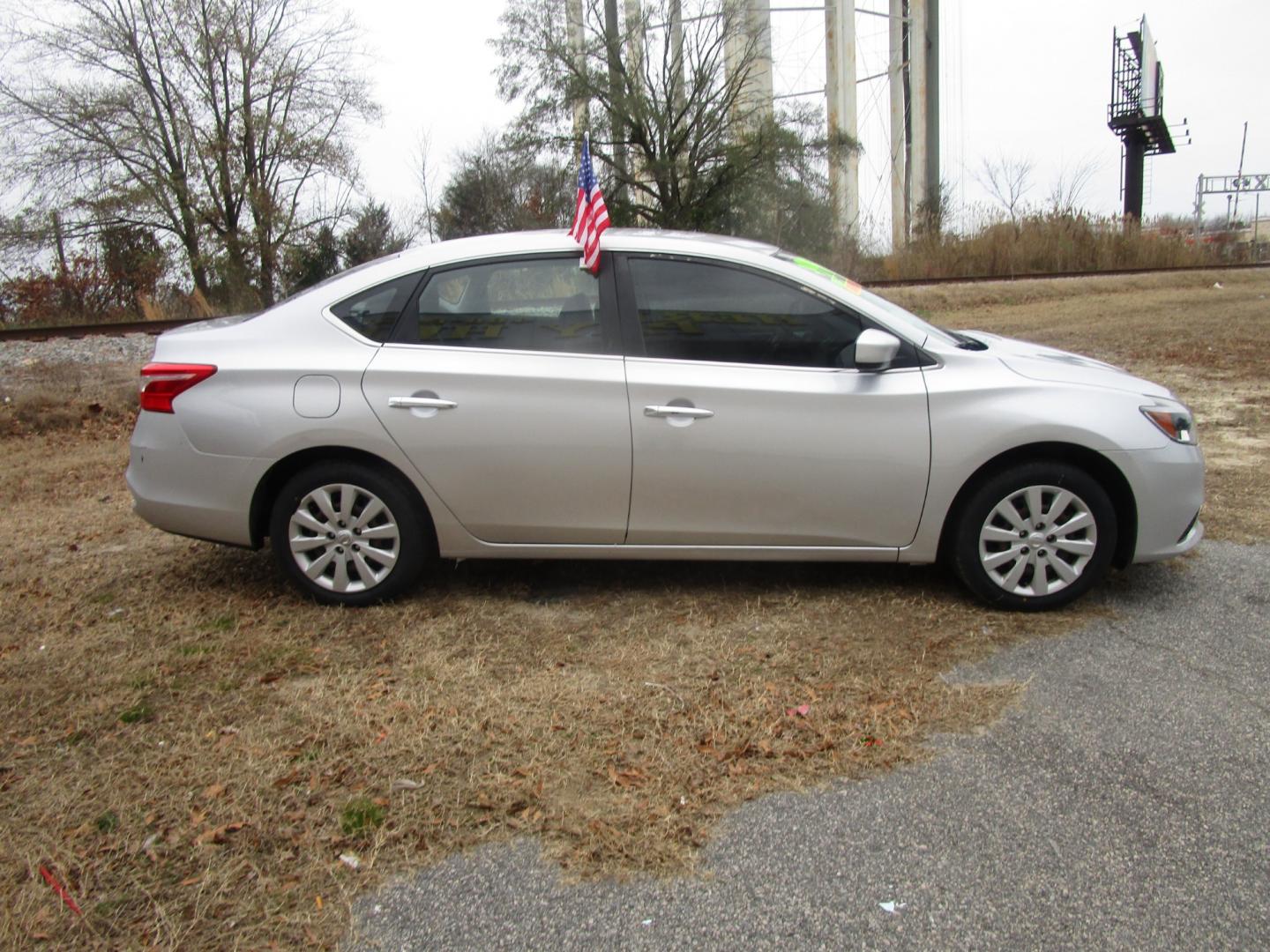 2018 Silver Nissan Sentra S CVT (3N1AB7AP3JY) with an 1.8L L4 SFI DOHC 16V engine, CVT transmission, located at 2553 Airline Blvd, Portsmouth, VA, 23701, (757) 488-8331, 36.813889, -76.357597 - Down Payment: $999 Weekly Payment: $110 APR: 23.9% Repayment Terms: 42 Months ***CALL ELIZABETH SMITH - DIRECTOR OF MARKETING @ 757-488-8331 TO SCHEDULE YOUR APPOINTMENT TODAY AND GET PRE-APPROVED RIGHT OVER THE PHONE*** - Photo#4